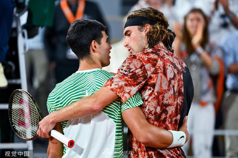 开云体育在线-美网鏖战法网，西西帕斯扛起全队  第2张