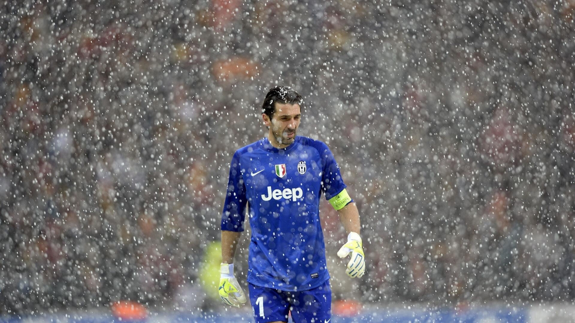 开云体育登录-F1街道赛之夜，维尼修斯带队取胜，当赛道与球场共享同一种心跳  第2张