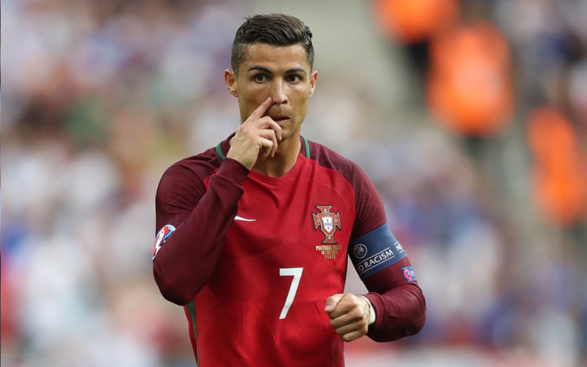 开云下载-点球决战中的关键先生，当拉亚的双手扼住厄瓜多尔的狂想  第1张